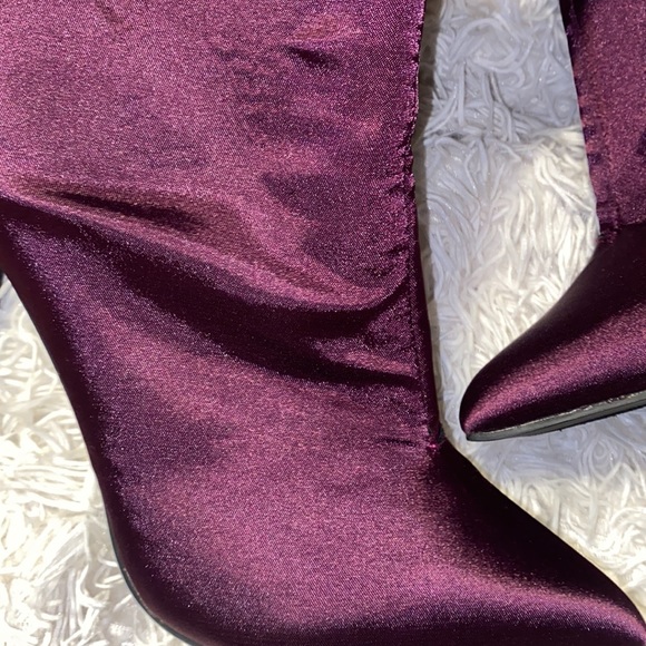 So Me Purple Satin Stiletto Slouch Booties 5.5 (EUC) - Picture 4 of 7